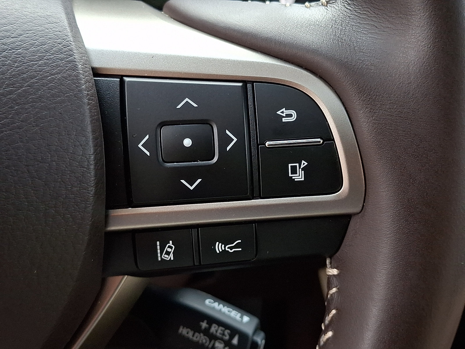 Used 2018 Lexus RX 350 AWD w/ Premium Package image 24