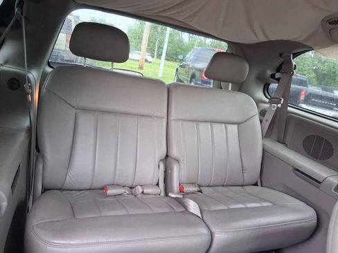 Used 2003 Chrysler Town & Country LXi FWD image 13