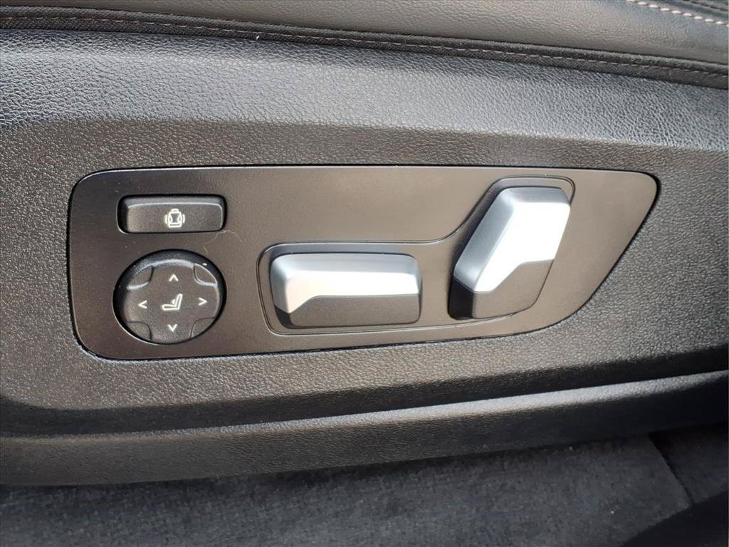 Used 2024 BMW X5 xDrive40i w/ Premium Package AWD/4WD image 16