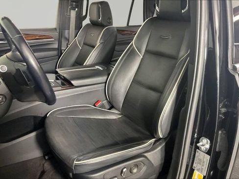 Used 2023 Cadillac Escalade Premium Luxury RWD image 18