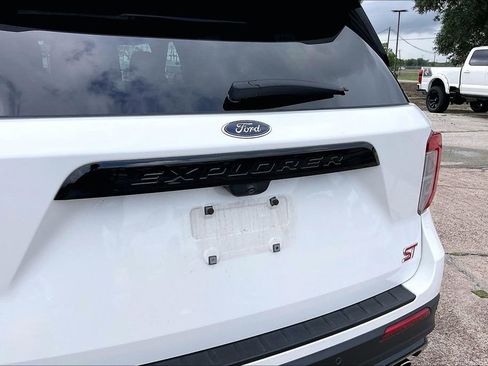 Used 2023 Ford Explorer ST w/ Equipment Group 401A AWD/4WD image 27