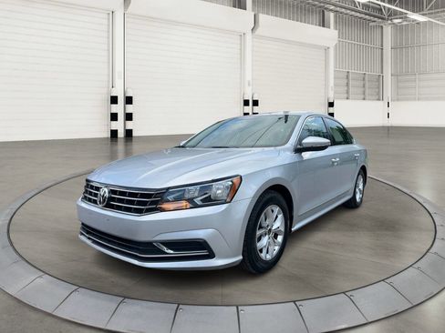 Used 2016 Volkswagen Passat 1.8T S FWD image 7