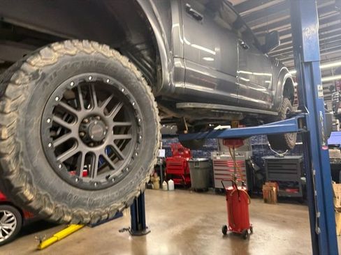 Used 2017 Ford F150 Raptor w/ Equipment Group 802A Luxury AWD/4WD image 15