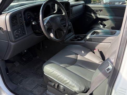 Used 2005 Chevrolet Silverado 3500 LT w/ Heavy-Duty Power Package image 2