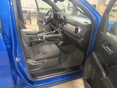 Used 2023 Chevrolet Colorado LT w/ LT Convenience Package II AWD/4WD image 18