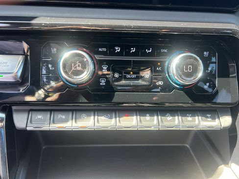 Used 2024 GMC Sierra 1500 AT4X image 20