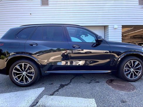 Used 2024 BMW X5 xDrive40i w/ M Sport Package AWD/4WD image 8