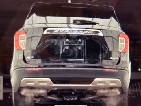 Used 2024 Ford Explorer XLT w/ Equipment Group 202A image 7