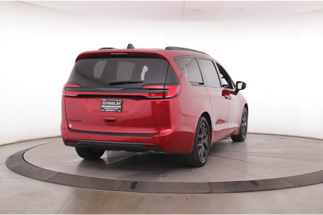 Used 2025 Chrysler Pacifica Limited FWD image 7