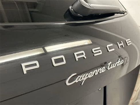 Used 2017 Porsche Cayenne Turbo image 27