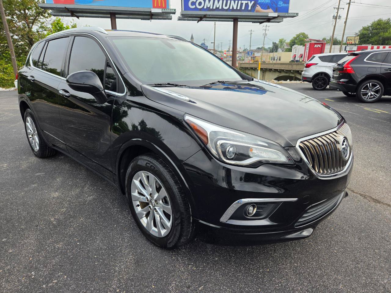 Used 2017 Buick Envision Essence FWD image 2