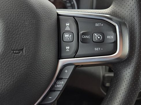 New 2026 RAM 1500 Express AWD/4WD image 17