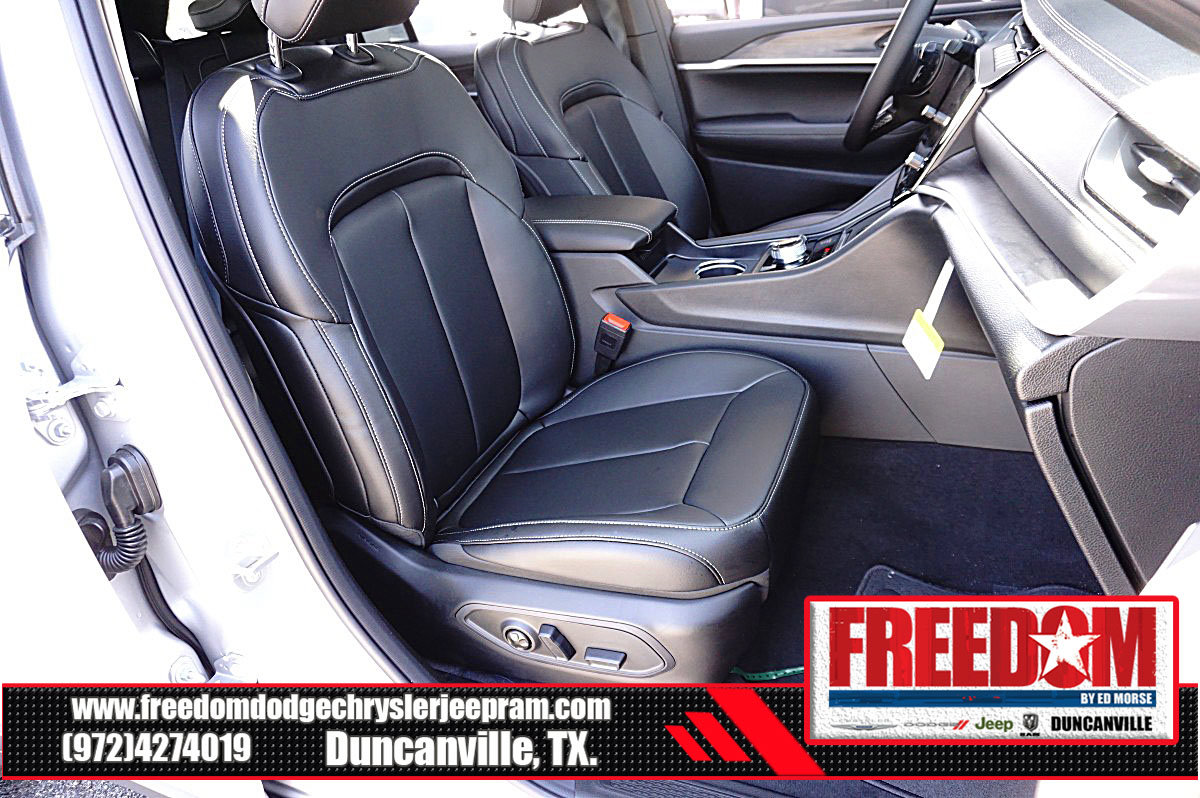 New 2026 Jeep Grand Cherokee Limited w/ Limited Altitude Package AWD/4WD image 15