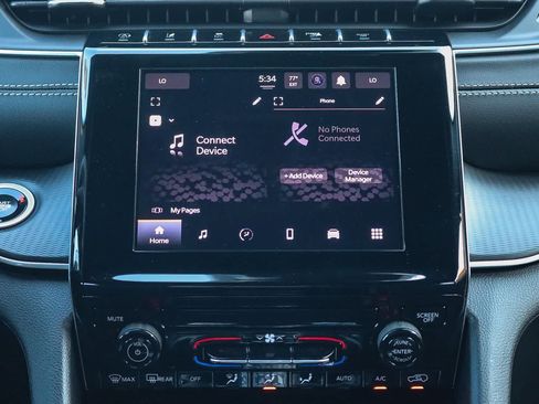 Used 2025 Jeep Grand Cherokee Laredo X RWD image 13