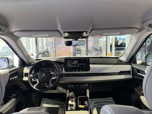 Used 2025 Mitsubishi Outlander Trail Edition image 22
