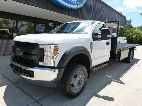 Used 2018 Ford F550 2WD Regular Cab Super Duty image 2