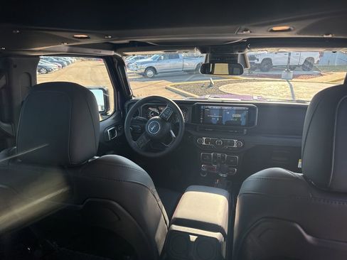 New 2026 Jeep Gladiator Rubicon w/ Safety Group image 29