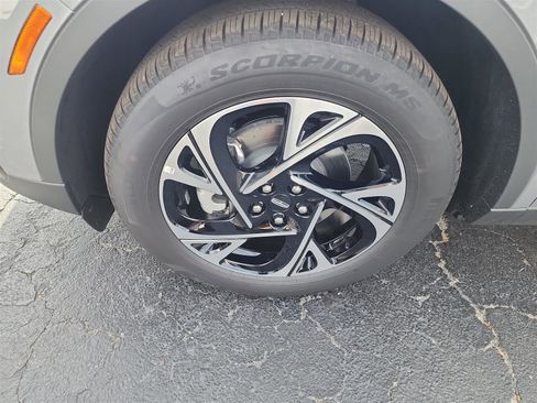 New 2025 Lincoln Nautilus Premier w/ Jet Appearance Package image 9