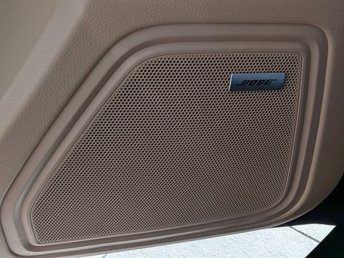 New 2026 Porsche Macan image 14