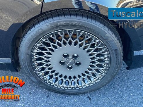 Used 2022 Genesis G80 2.5T w/ Advanced Package image 12