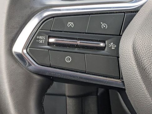 Used 2025 Chevrolet Suburban Z71 image 11