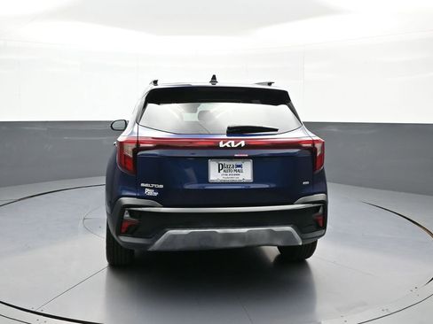 Certified 2025 Kia Seltos EX AWD/4WD image 7