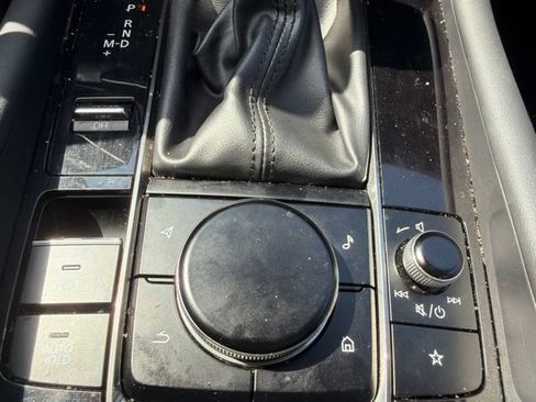 Used 2021 MAZDA MAZDA3 s FWD image 32
