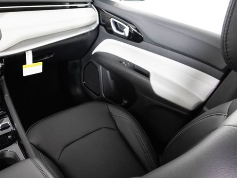 New 2026 Jeep Compass Limited AWD/4WD image 30