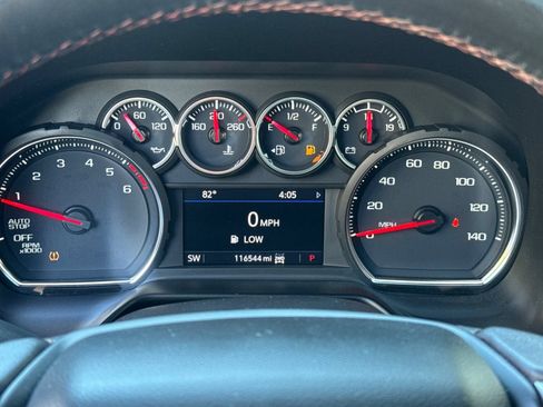Used 2021 Chevrolet Suburban RST AWD/4WD image 39