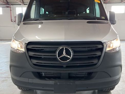 Used 2024 Mercedes-Benz Sprinter 2500 image 9