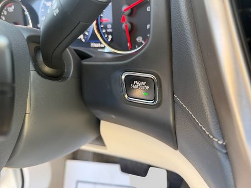Used 2023 GMC Acadia Denali AWD/4WD image 19