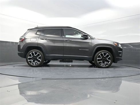 Used 2018 Jeep Compass Limited w/ Safety & Security Group image 34