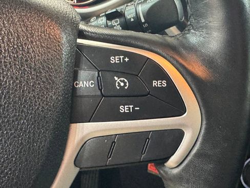 Used 2016 Jeep Cherokee Trailhawk w/ Leather Interior Group AWD/4WD image 20