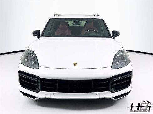 Used 2019 Porsche Cayenne Turbo w/ Premium Plus Package AWD/4WD image 3