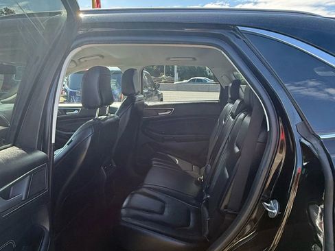 Used 2020 Ford Edge Titanium image 12