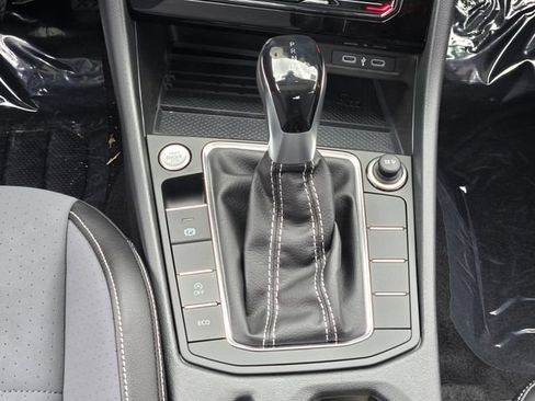 New 2026 Volkswagen Jetta SE FWD image 19