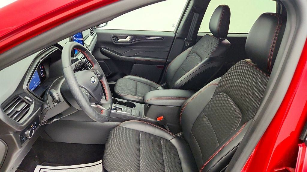Used 2024 Ford Escape ST-Line AWD/4WD image 17
