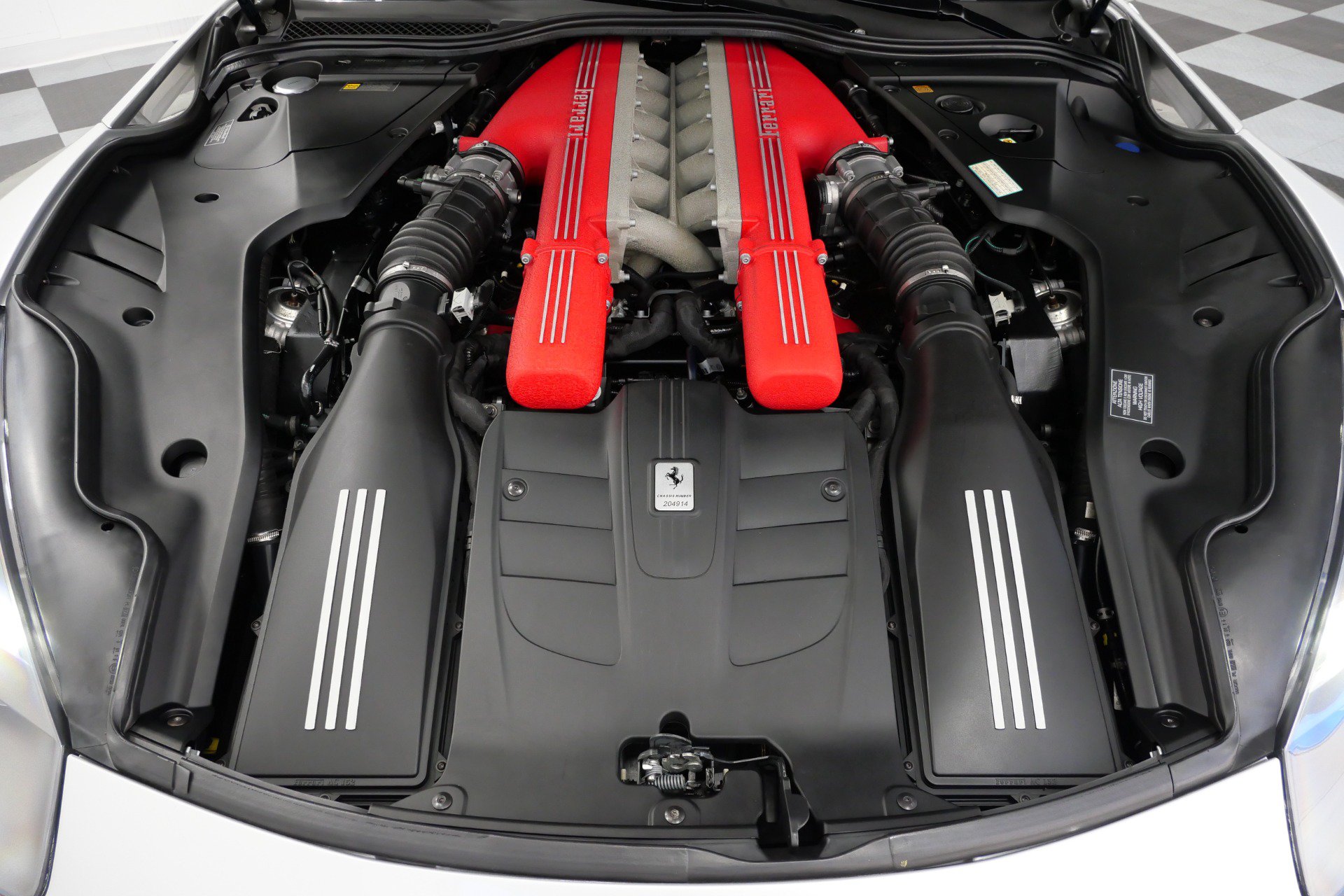 Used 2015 Ferrari F12 Berlinetta RWD image 12