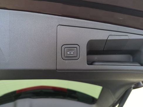 Used 2021 Cadillac XT5 Premium Luxury FWD image 32