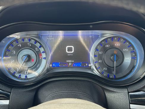 Used 2023 Chrysler 300 S RWD image 27
