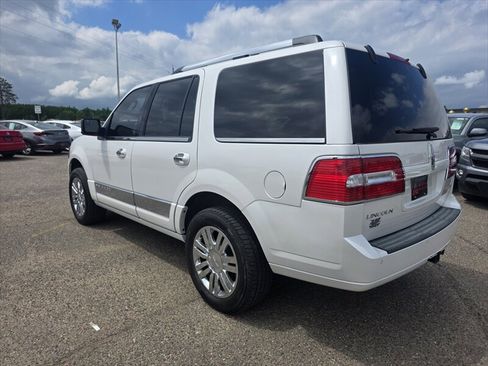 Used 2012 Lincoln Navigator 4WD image 4