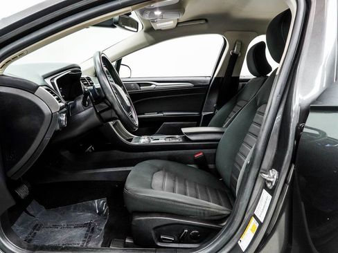 Used 2019 Ford Fusion SE image 37