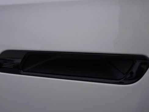 Used 2024 BMW i7 xDrive60 AWD/4WD image 39