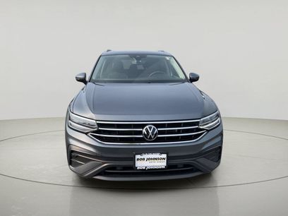 Used 2023 Volkswagen Tiguan SE w/ Panoramic Sunroof Package
