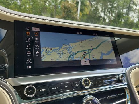 Used 2021 Bentley Flying Spur V8 AWD/4WD image 49