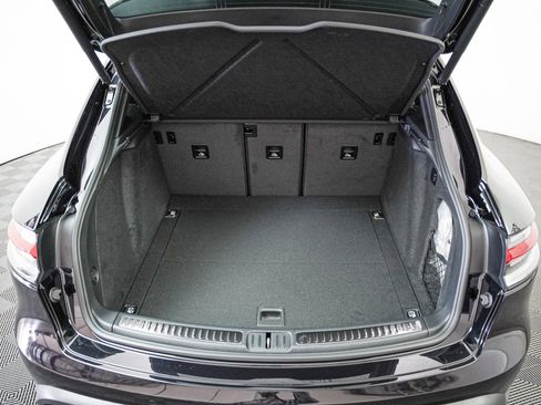 New 2026 Porsche Macan image 26