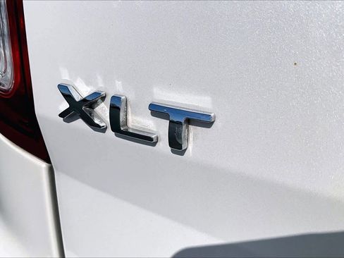 Used 2015 Ford Explorer XLT w/ Equipment Group 202A image 9