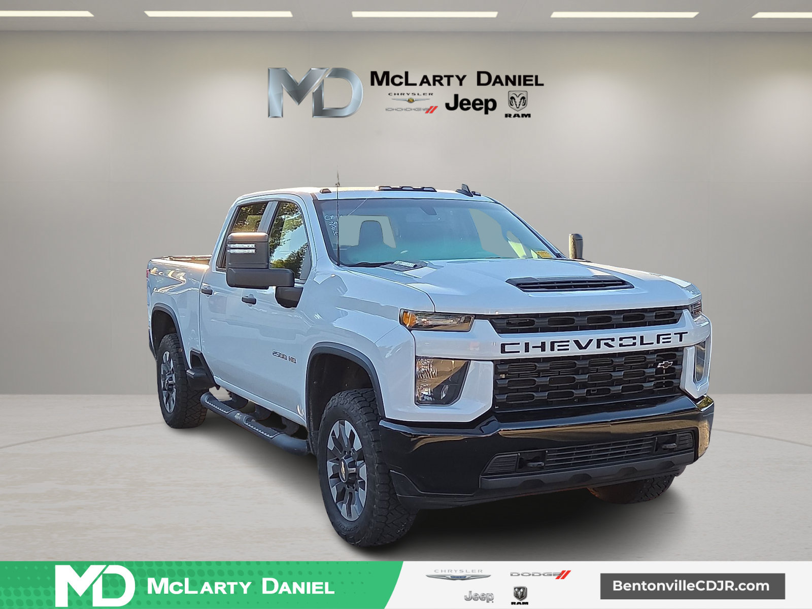 Used 2021 Chevrolet Silverado 2500 Custom w/ Custom Value Package AWD/4WD image 1