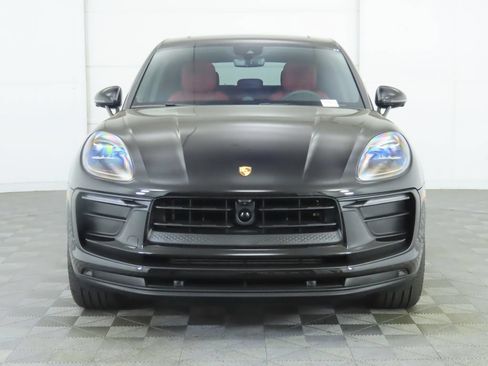 Used 2025 Porsche Macan AWD/4WD image 10