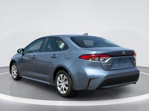 Used 2025 Toyota Corolla LE FWD image 3